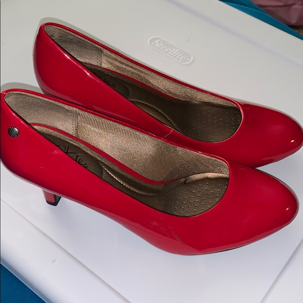 Life Stride Red Patent Leather heels size 10W